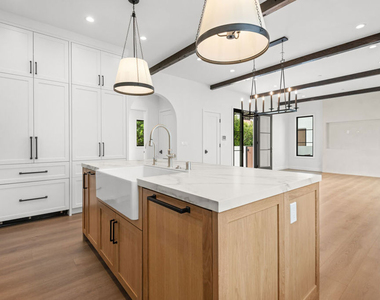 930 Lincoln Boulevard - Photo Thumbnail 11