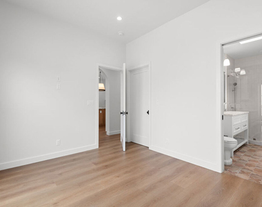 930 Lincoln Boulevard - Photo Thumbnail 17