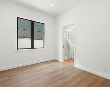 930 Lincoln Boulevard - Photo Thumbnail 14
