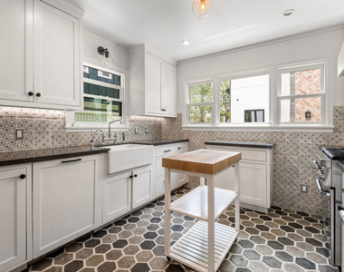 928 Lincoln Boulevard - Photo Thumbnail 14