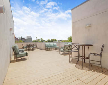 855 N Croft Avenue - Photo Thumbnail 21