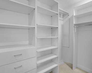 855 N Croft Avenue - Photo Thumbnail 19