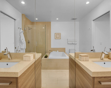 855 N Croft Avenue - Photo Thumbnail 13