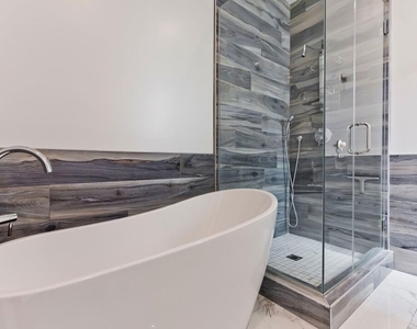 7270 Waring Avenue - Photo Thumbnail 20
