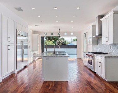 7270 Waring Avenue - Photo Thumbnail 7