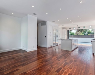 7270 Waring Avenue - Photo Thumbnail 5