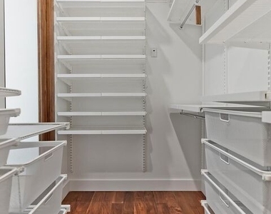 7270 Waring Avenue - Photo Thumbnail 22