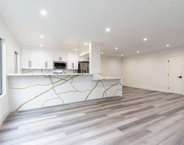 1262 N Sweetzer Avenue - Photo Thumbnail 6
