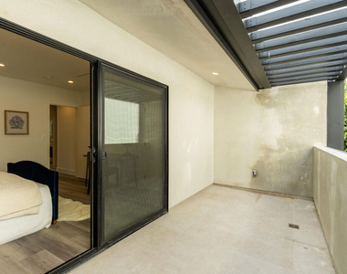 1262 N Sweetzer Avenue - Photo Thumbnail 5