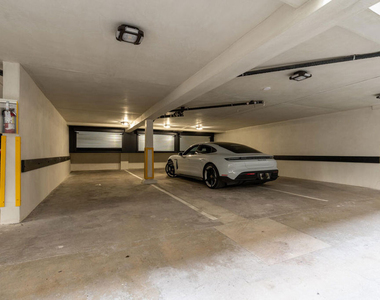 1262 N Sweetzer Avenue - Photo Thumbnail 13