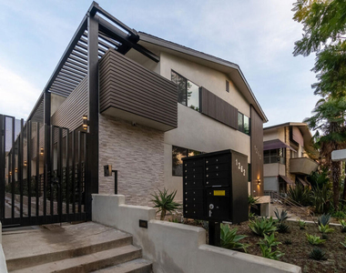 1262 N Sweetzer Avenue - Photo Thumbnail 16