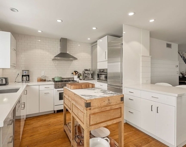 812 16th Street - Photo Thumbnail 8