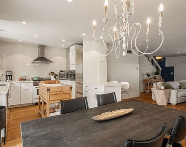 812 16th Street - Photo Thumbnail 9
