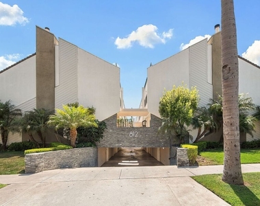 812 16th Street - Photo Thumbnail 1