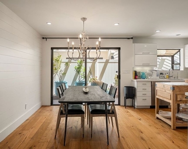 812 16th Street - Photo Thumbnail 6