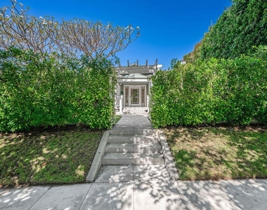 1441 N Ogden Drive - Photo Thumbnail 4