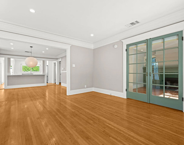 1441 N Ogden Drive - Photo Thumbnail 10