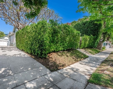1441 N Ogden Drive - Photo Thumbnail 5