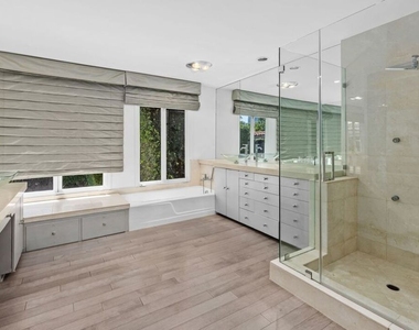 305 S Bedford Drive - Photo Thumbnail 24