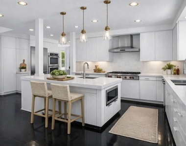 305 S Bedford Drive - Photo Thumbnail 9