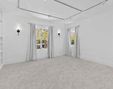 305 S Bedford Drive - Photo Thumbnail 15