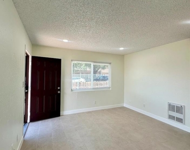 1254 Sumner - Photo Thumbnail 2