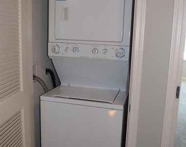 825 W Beech St - Photo Thumbnail 16