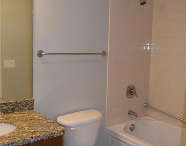 825 W Beech St - Photo Thumbnail 11