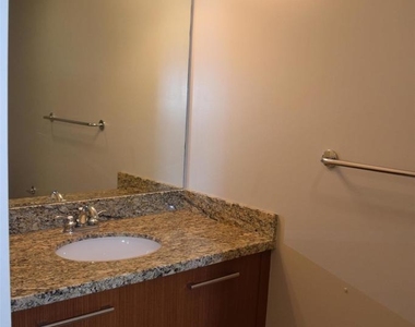 825 W Beech St - Photo Thumbnail 12
