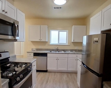 4319 Swift Ave - Photo Thumbnail 1