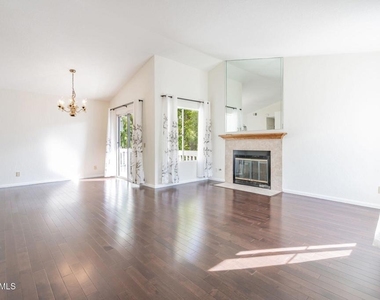 426 Algonquin Drive - Photo Thumbnail 1