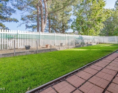 426 Algonquin Drive - Photo Thumbnail 7