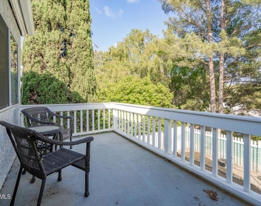 426 Algonquin Drive - Photo Thumbnail 4