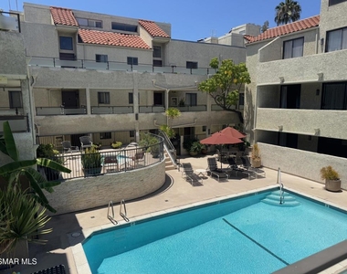 1900 Vine Street - Photo Thumbnail 26