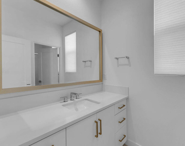 74236 Dexter Street - Photo Thumbnail 10