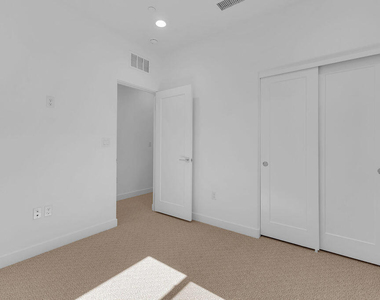 74236 Dexter Street - Photo Thumbnail 9