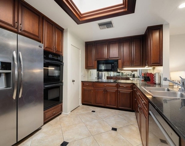 140 Columbia Drive - Photo Thumbnail 23