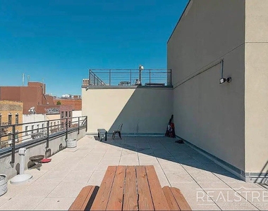 286 Stanhope Street - Photo Thumbnail 6