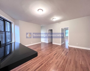 300 Fort Washington Avenue - Photo Thumbnail 2