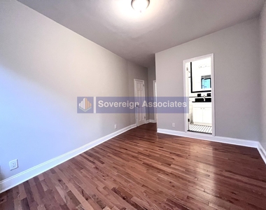 300 Fort Washington Avenue - Photo Thumbnail 3