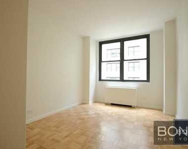 East 49th Street - Photo Thumbnail 2