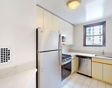 East 49th Street - Photo Thumbnail 1