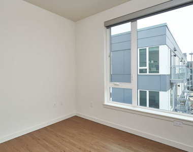 221 Minor Ave N - Photo Thumbnail 22