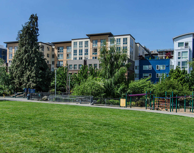 221 Minor Ave N - Photo Thumbnail 42