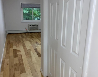85 N Middletown Road - Photo Thumbnail 12