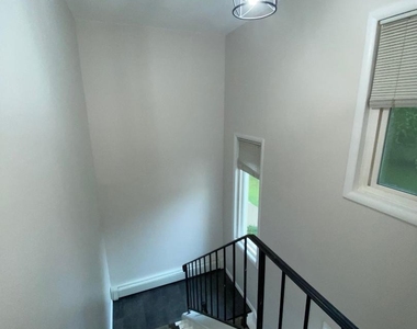 85 N Middletown Road - Photo Thumbnail 6