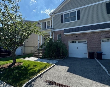 4 Rose Avenue - Photo Thumbnail 1