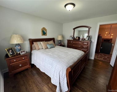 4 Rose Avenue - Photo Thumbnail 12