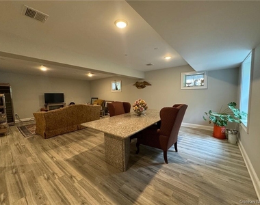 4 Rose Avenue - Photo Thumbnail 15