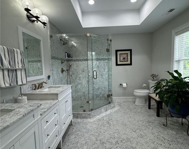 4 Rose Avenue - Photo Thumbnail 14
